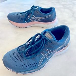 ASICS Gel Kayano 28. Blue